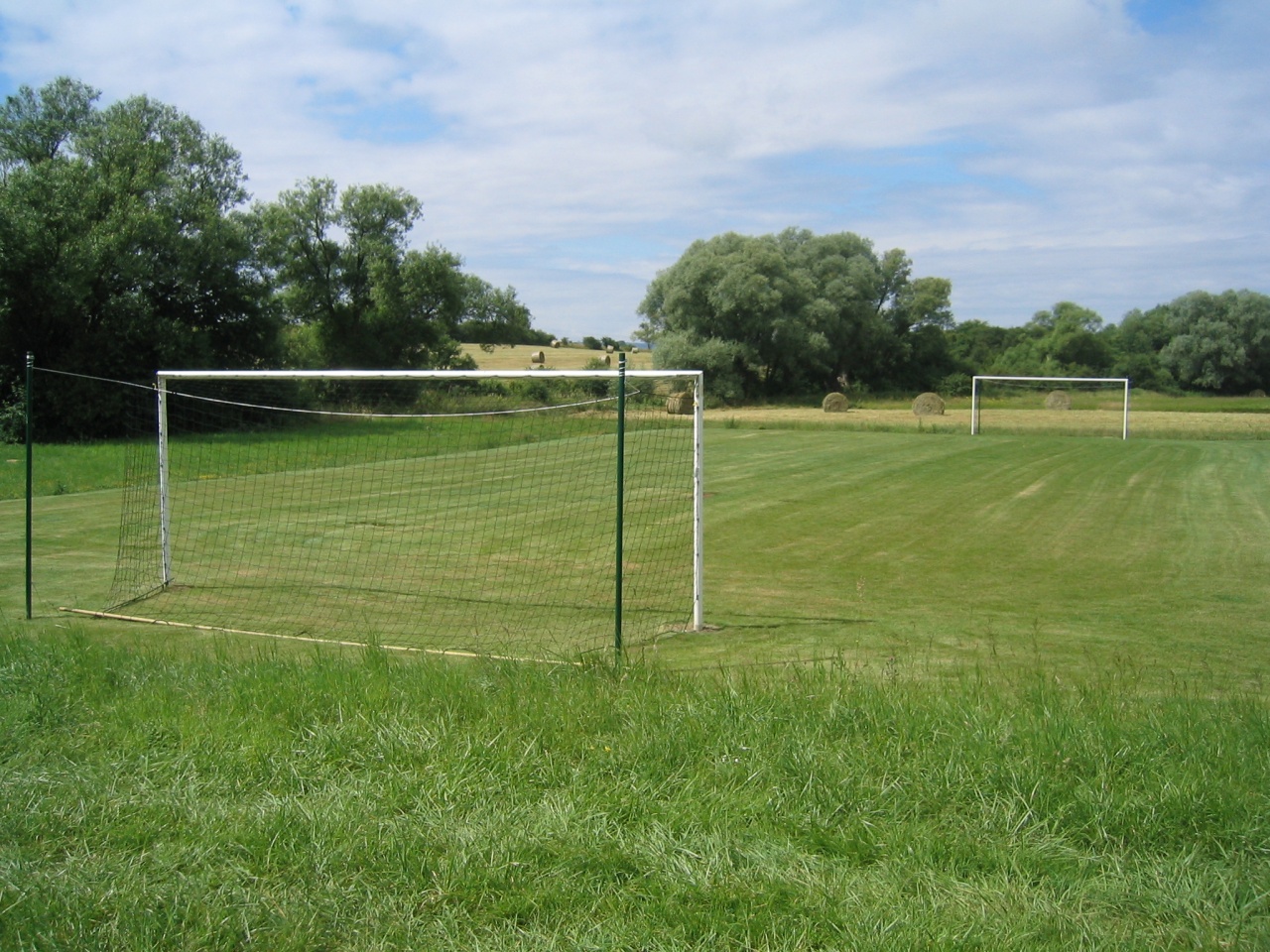 Création d'un terrain de foot avec mise en place de buts