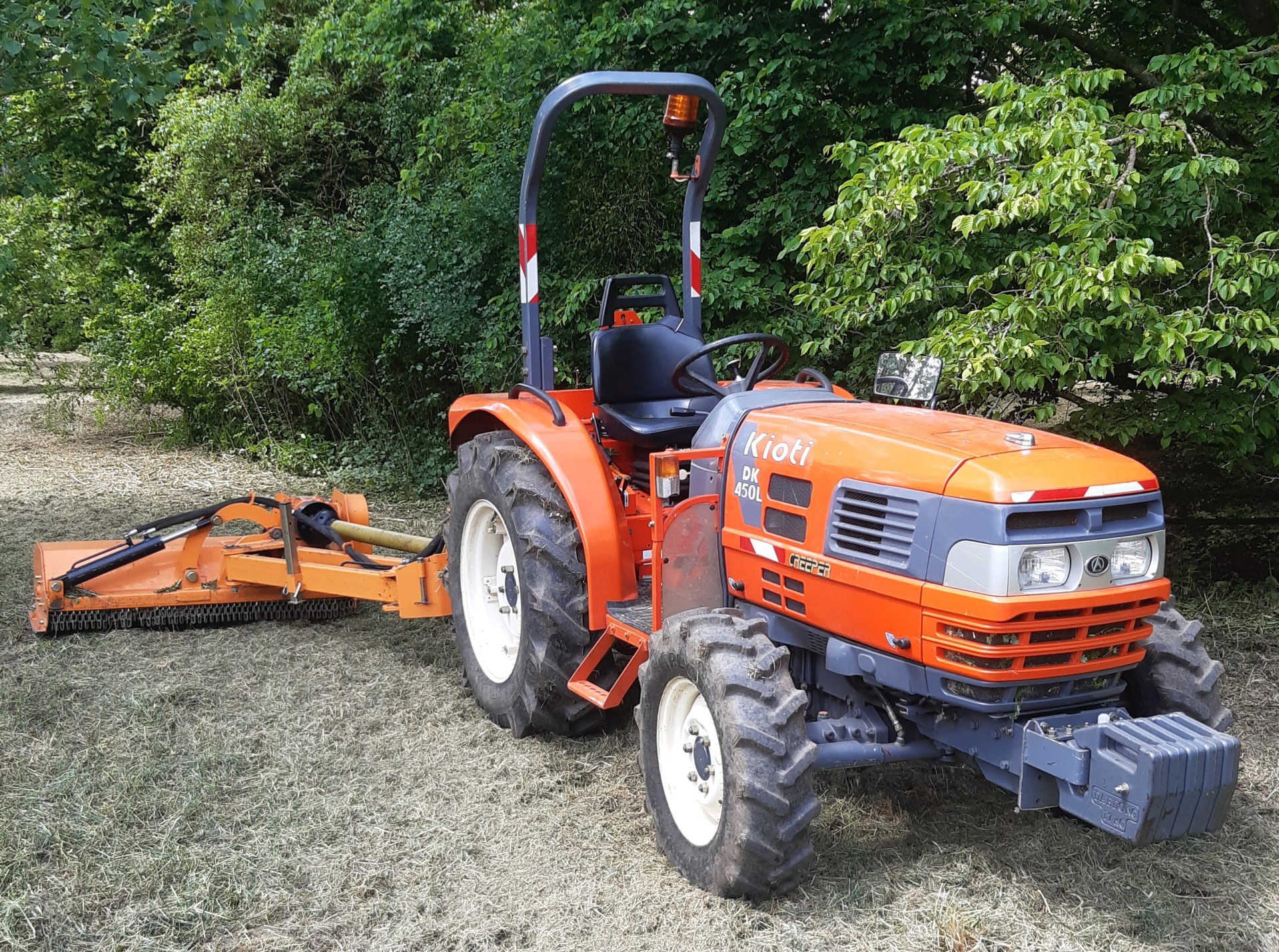 Micro tracteur avec Tondo-broyeur largeur 1m40